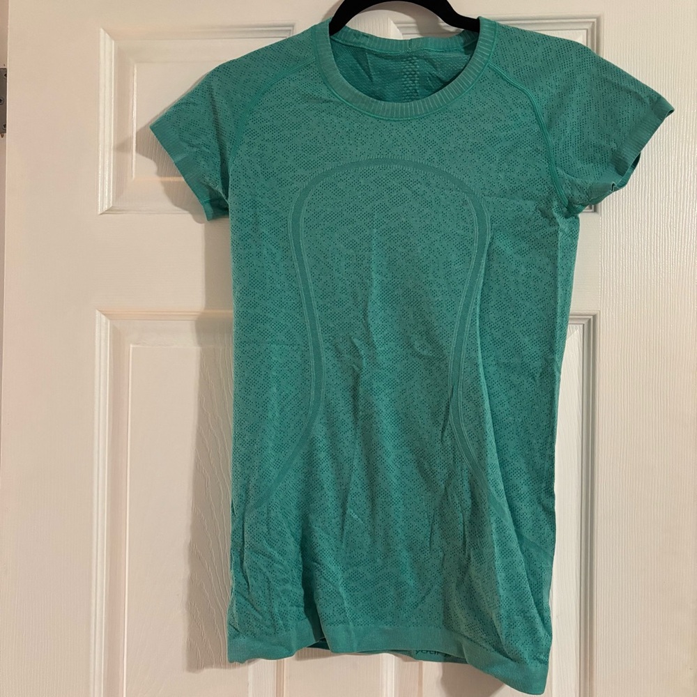 Lululemon Swiftly Tee (size 6)